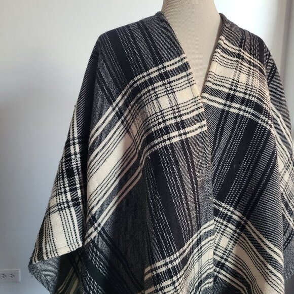 Talbots Sweaters - Talbots Black and White Wool Poncho (Size: One size fits most)